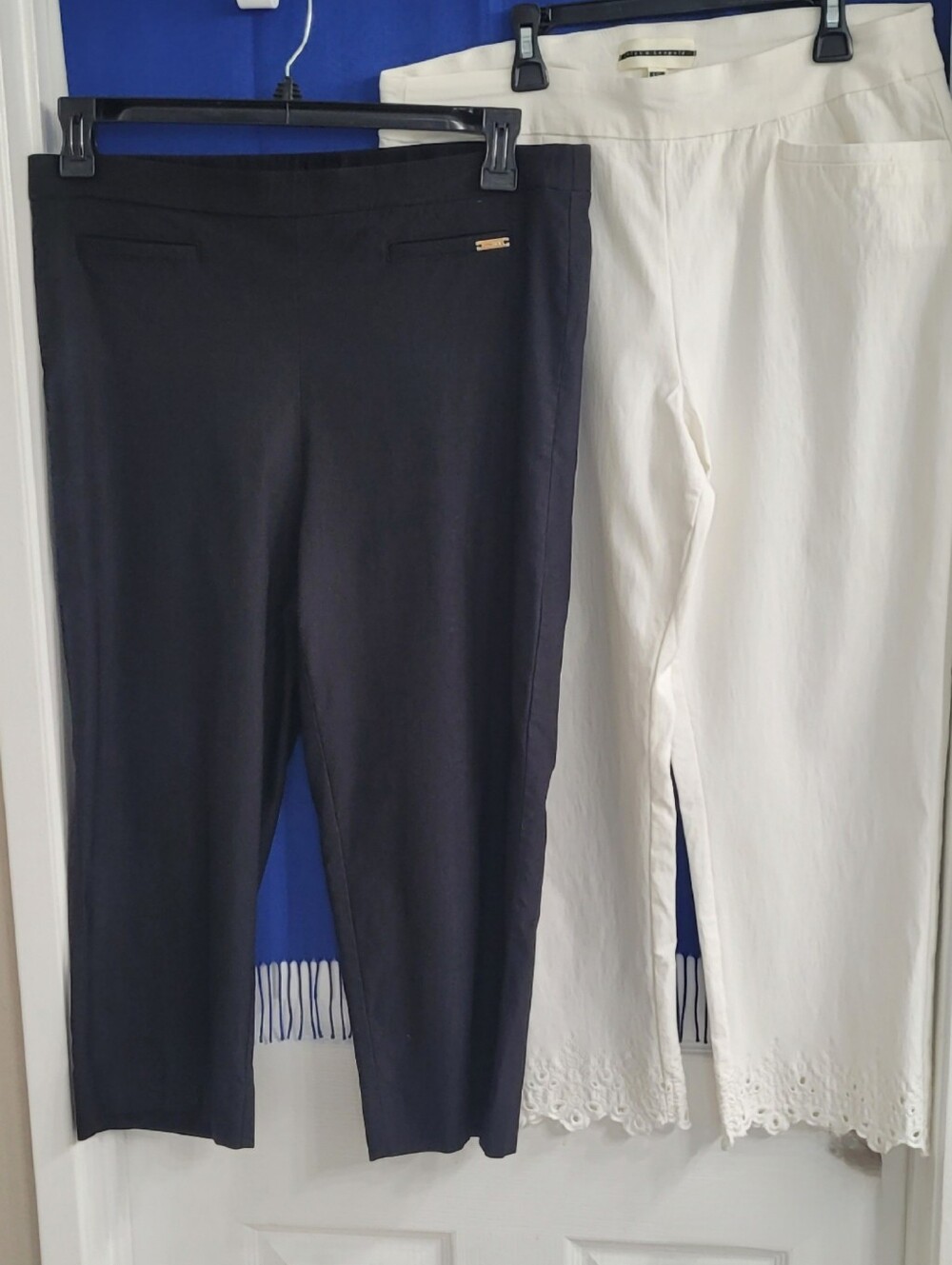 2/$16 Jules And Leopold & Jones NY Pull On White & Black cropped Pants, Large